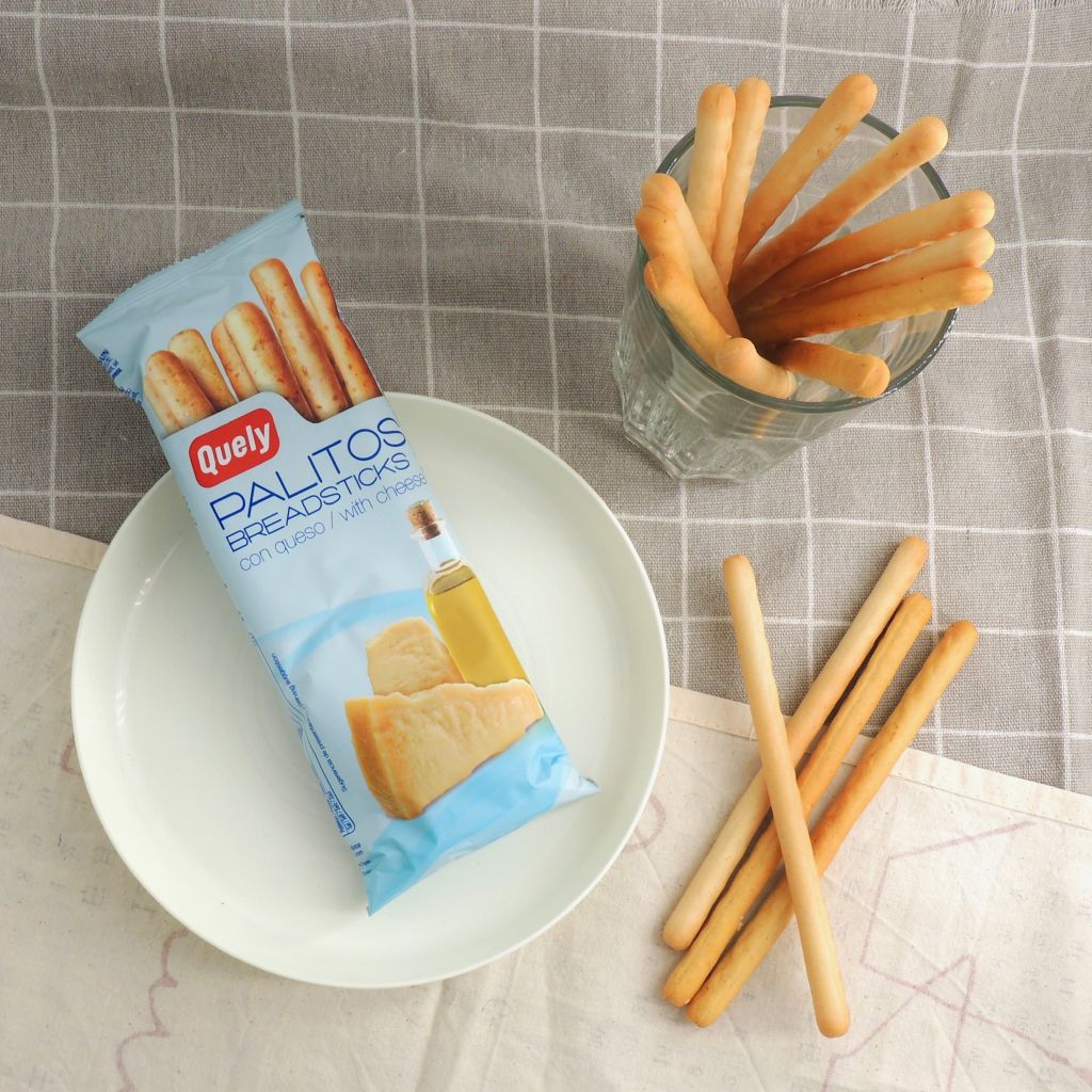 Quely Mediterranean Cracker Sticks - Cheese - 50g
